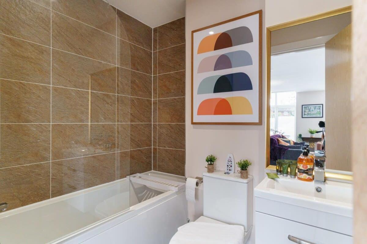 2 Bedroom Modern Apartment In Manchester Exterior foto